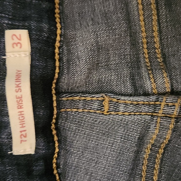 Levi's 721 High Rise Jeans - Picture 2 of 6